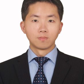 現任 1.美國安卓樂資本Andra Global 科技私募基金 合夥人 2.行政院經濟部 全領域委員 3.國立台灣大學管理學院商學研究所 兼任教授 4.台新證券 獨立董事 5.三創育成基金會 董事 曾任 1. 德意志銀行亞洲區副總裁兼台灣投資銀行總經理 2. AT&T美國電話電報公司台灣區財務長 3. 瑞士銀行科技研究部助理副總裁 4. SummitView 半導體資本 合夥人