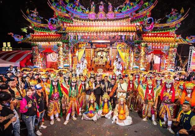 s 466591782 e1765888073548