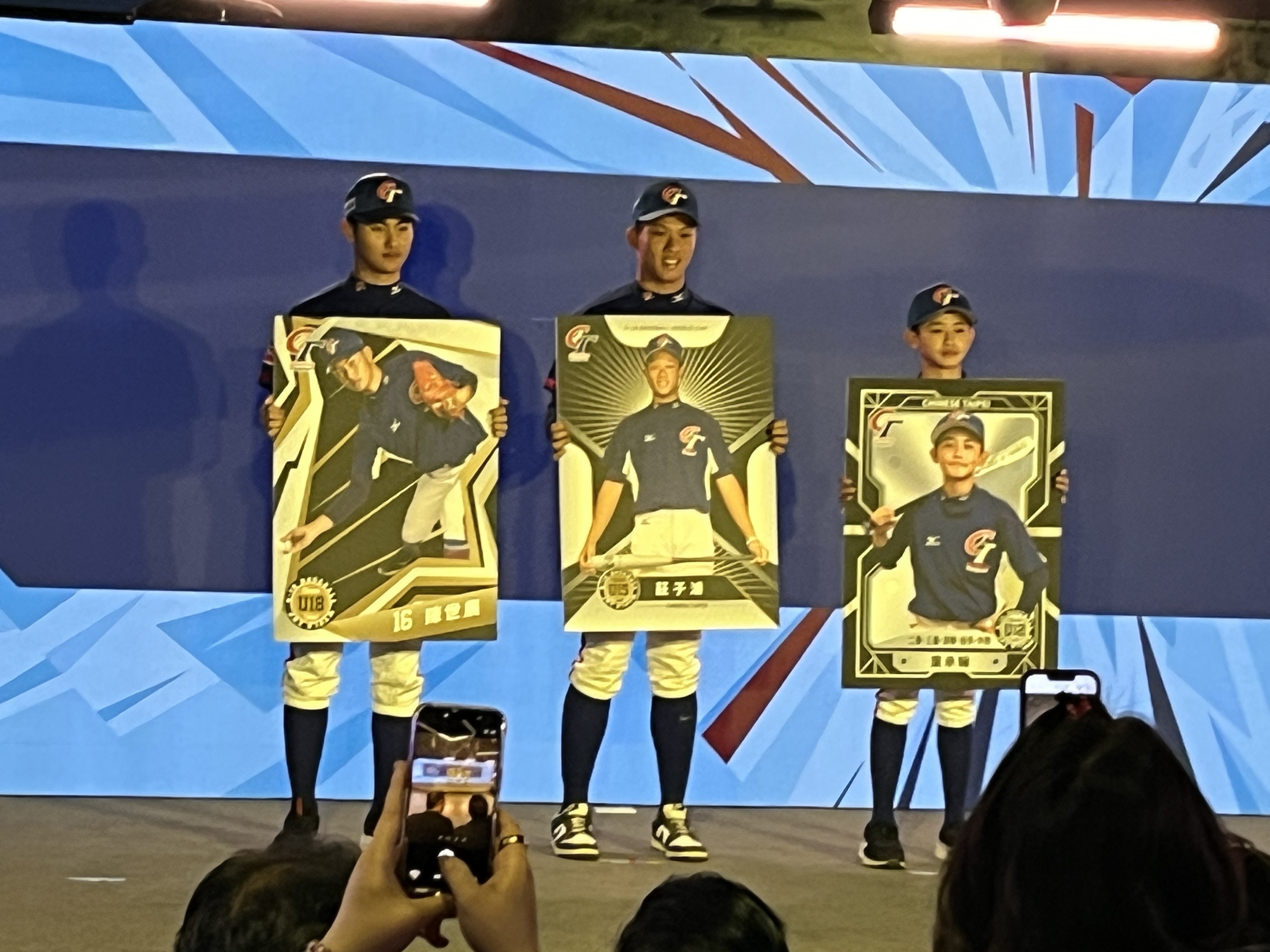 af2b19d2 71fe 44ff 9512 1badb6cd1594