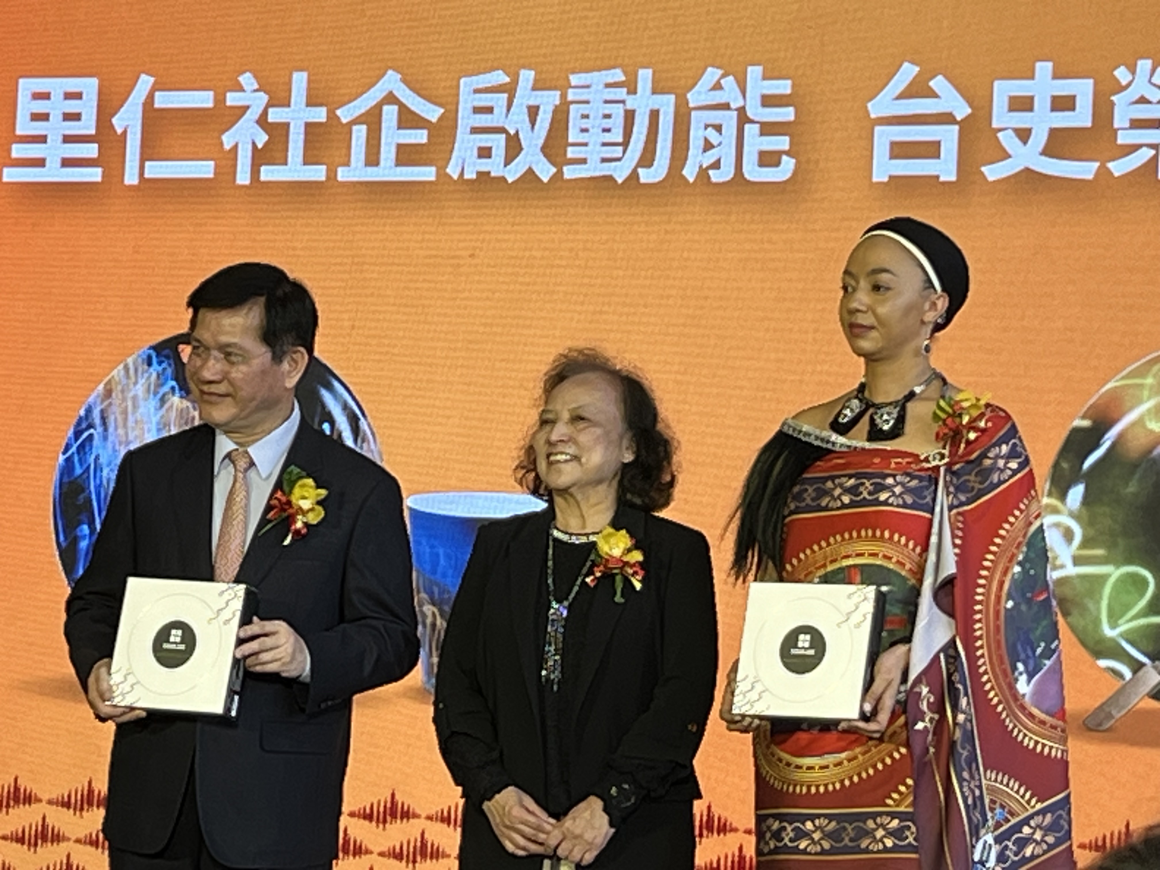 c048868f 826d 427e a7be d5440be5402b