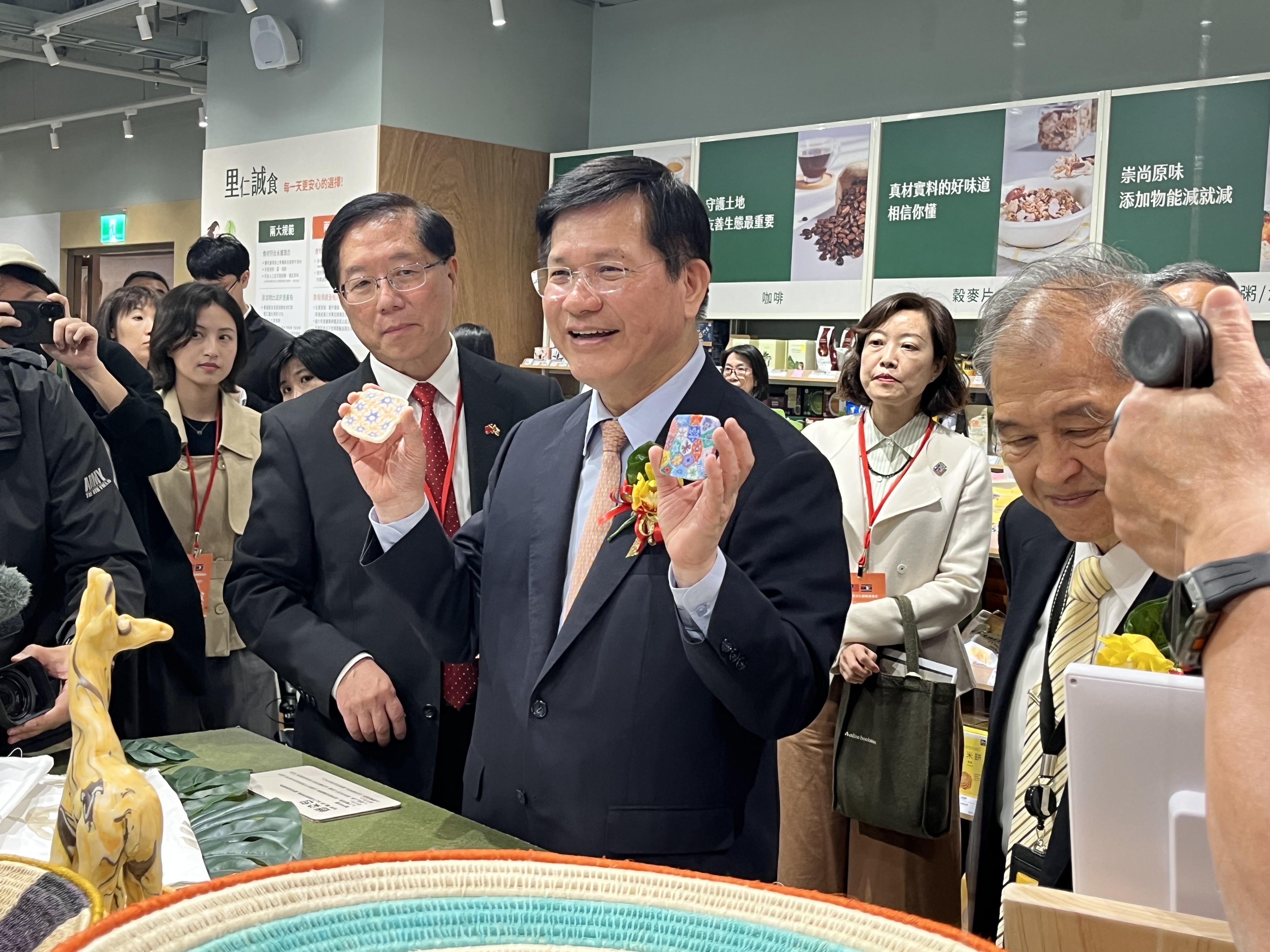 c912a711 2da1 4d97 86b6 cd2420c957d3