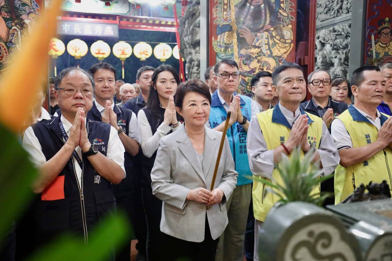 圖文：玉旨奉天宮深耕太平行善濟世　盧秀燕市長贈「護國佑民」匾　感謝雷天帝王護佑鄉里。