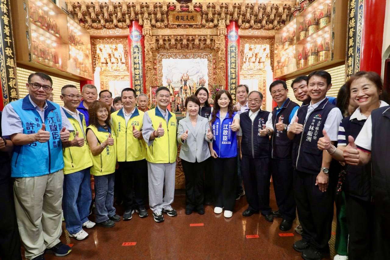 圖文：玉旨奉天宮深耕太平行善濟世　盧秀燕市長贈「護國佑民」匾　感謝雷天帝王護佑鄉里。