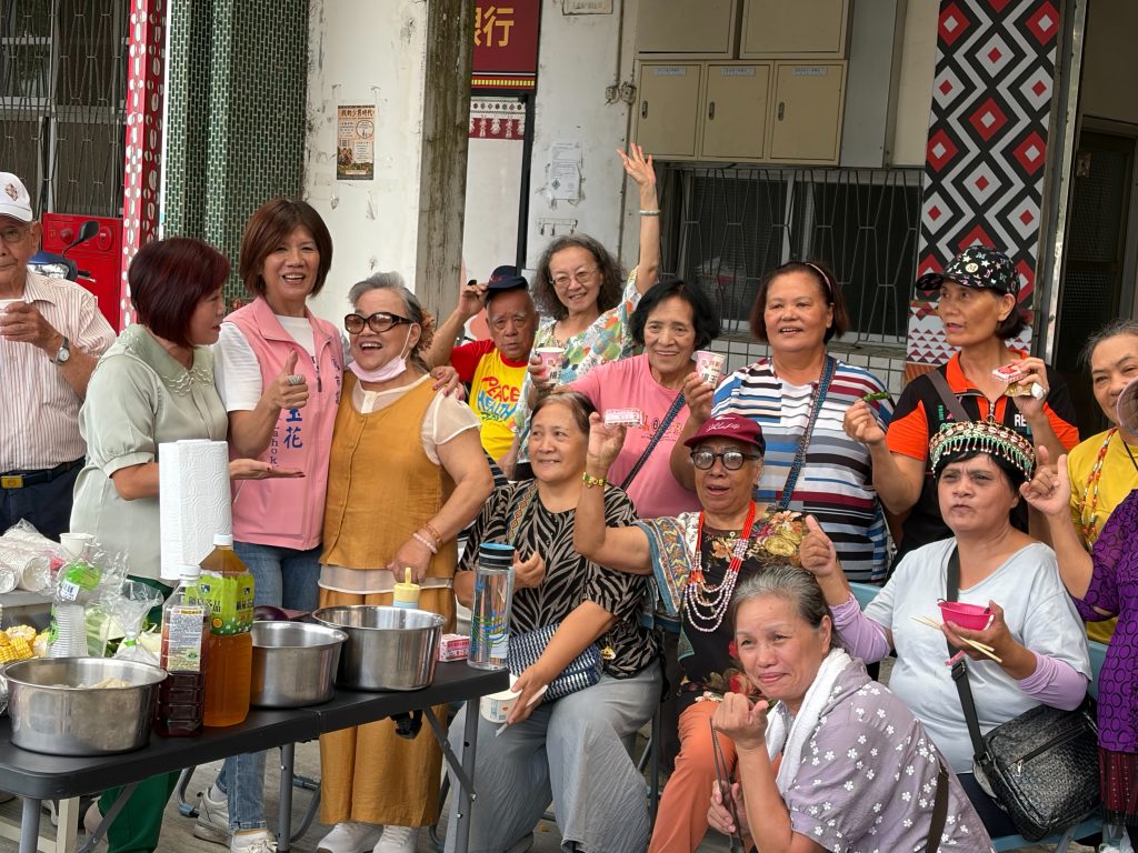圖文：臺中市平地原住民議員候選人楊玉花祝福族人中秋節快樂。