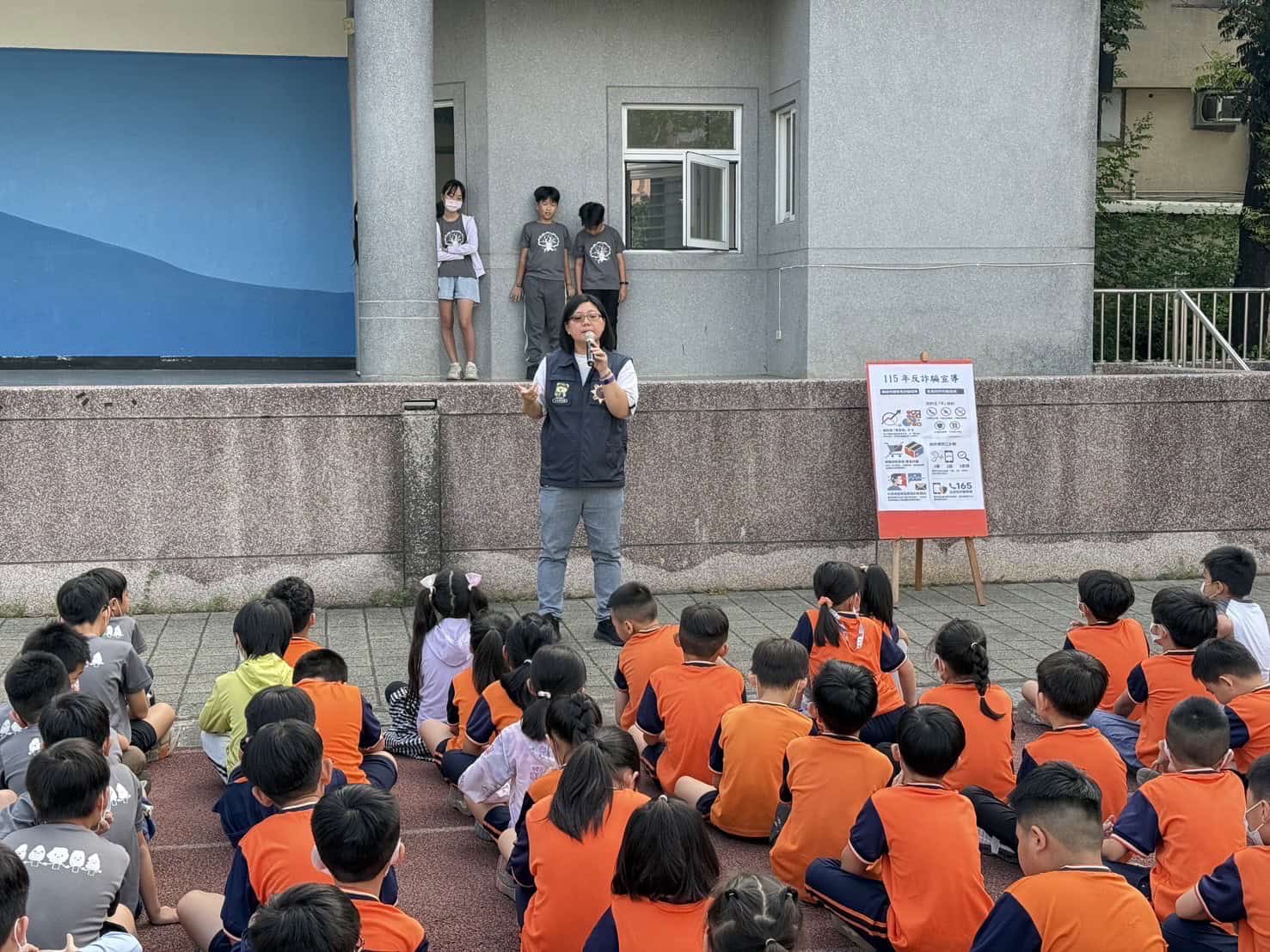 不只查緝犯罪更要接住孩子!高市少年隊 劉淑美、黃如玉獲警政署表揚