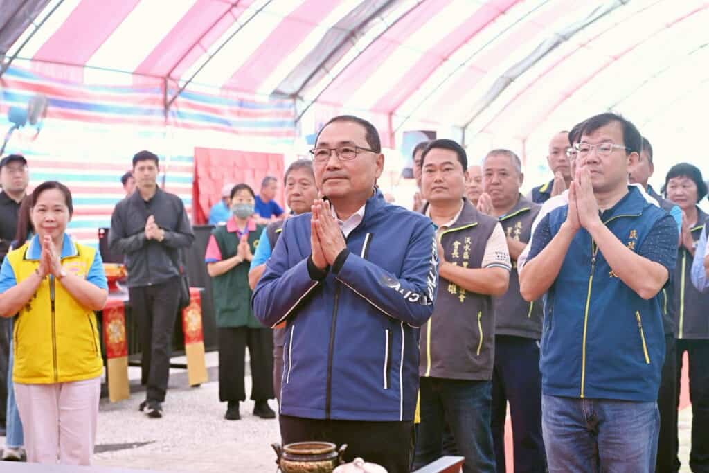 連三天淡水河河路祭法會　侯友宜為龍王船點睛祈願合境平安