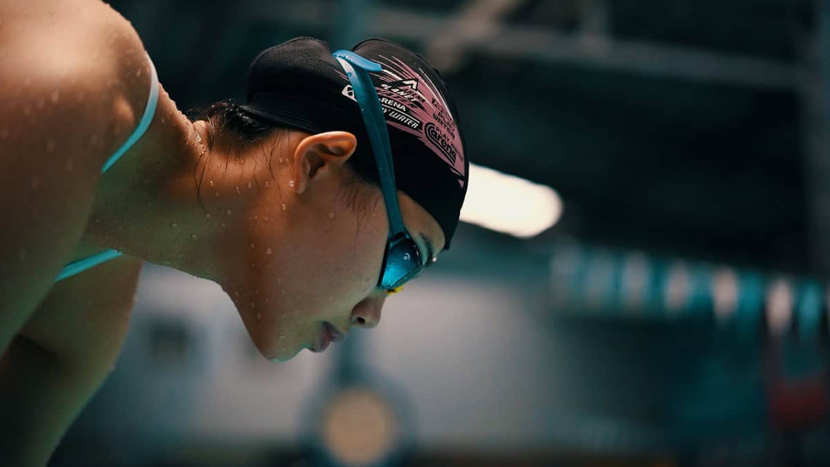 何虹儀游進美國NCAA 船井高成長見證泳將逐夢路