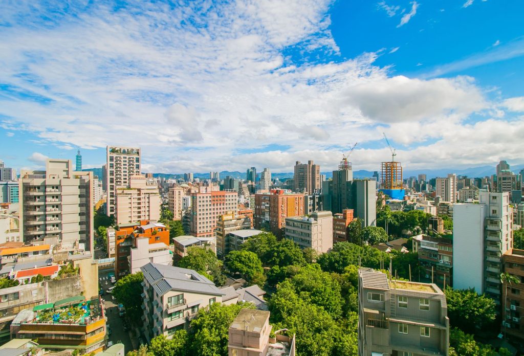 今年1 9月六都會區建物買賣移轉棟數年減0.1%，永慶預期後續房市將維持「量小增價平」交易量雖有機會優於上半年。