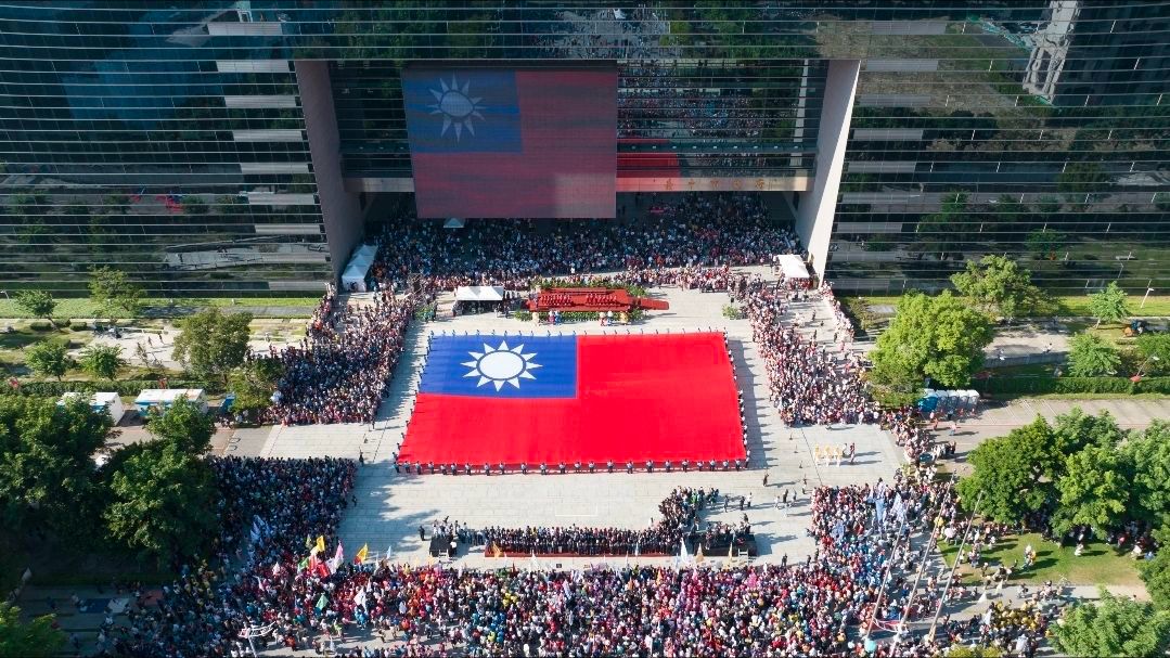 圖文：盧秀燕任內最後一次主持國慶升旗典禮 感謝市民8年幸福相伴 。