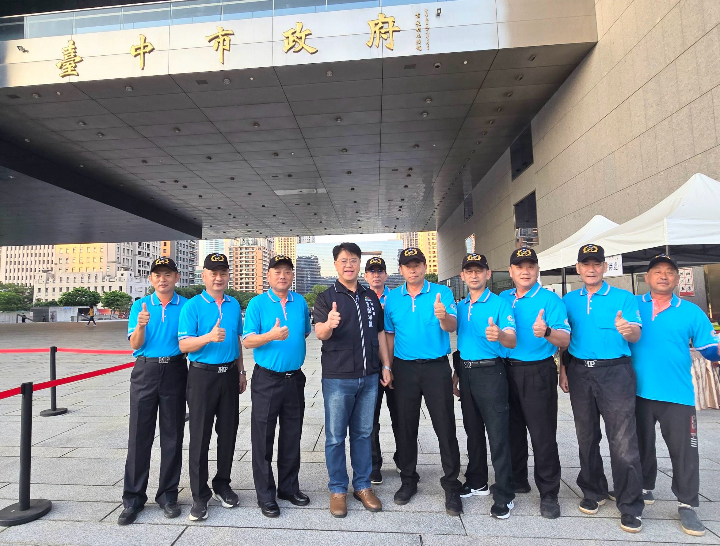 圖文：盧秀燕任內最後一次主持國慶升旗典禮 感謝市民8年幸福相伴 。