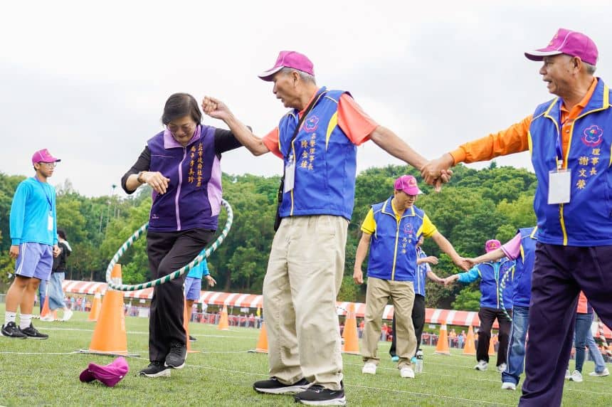 新北長青運動會2500人同場較勁 銀髮族活力不輸年輕人