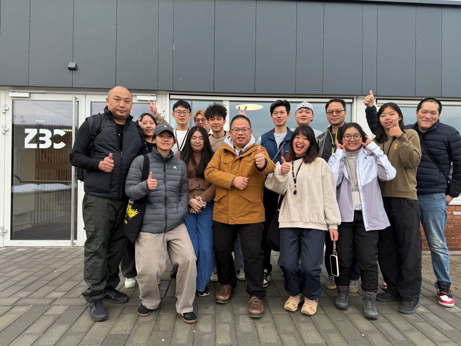 小鮮肉公司負責人鄭茂祥，今年初與國立屏東科技大學永續智慧養豬中心、國立屏東科技大學、中國畜牧學會及國立中興大學動物科系師生，一起到丹麥ZBC 肉品學校實習交流。(圖/中興大學柳育澤教授提供)